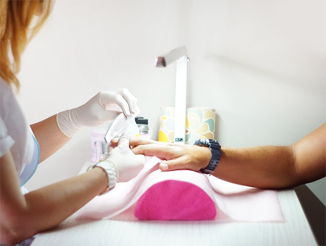 Strzyżenie męskie Manicure męski